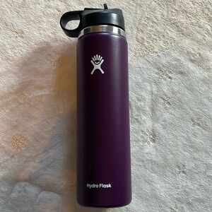 Hydroflask eggplant 24 oz bottle with straw